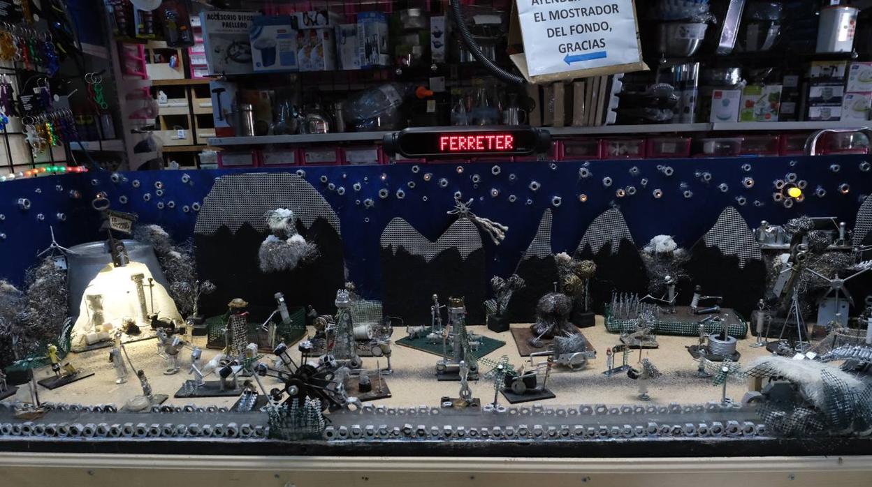 Fotos: El original belén de la Ferretería El Bazar