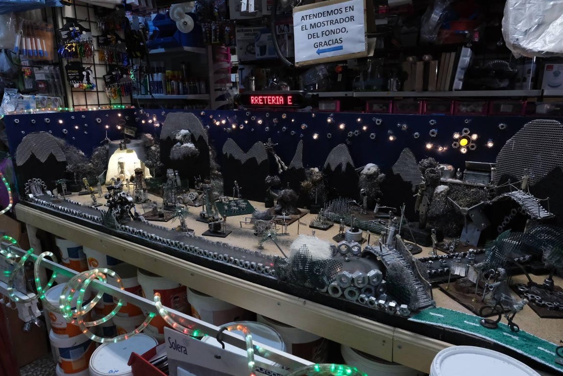 Fotos: El original belén de la Ferretería El Bazar
