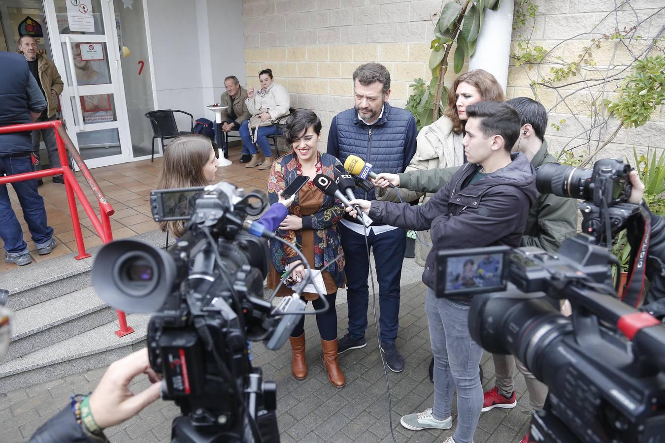 Un día en la casa de acogida Madre del Redentor de Córdoba, en imágenes