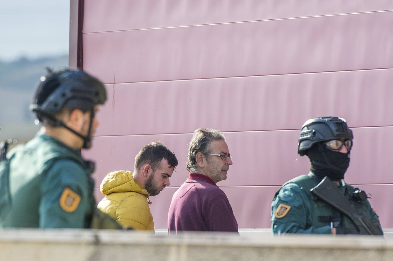 En imágenes, la operación antidroga de la Guardia Civil en Sevilla