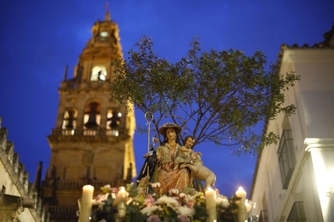La procesión de la Divina Pastora de Córdoba, en imágenes
