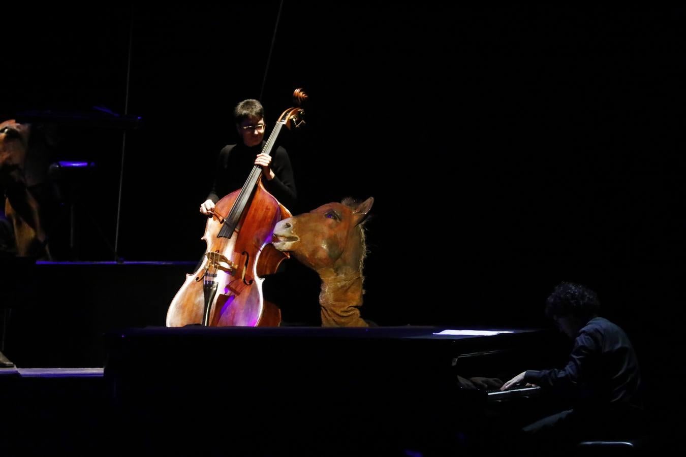 Espectáculo de títeres en el Gran Teatro de Córdoba, en imágenes