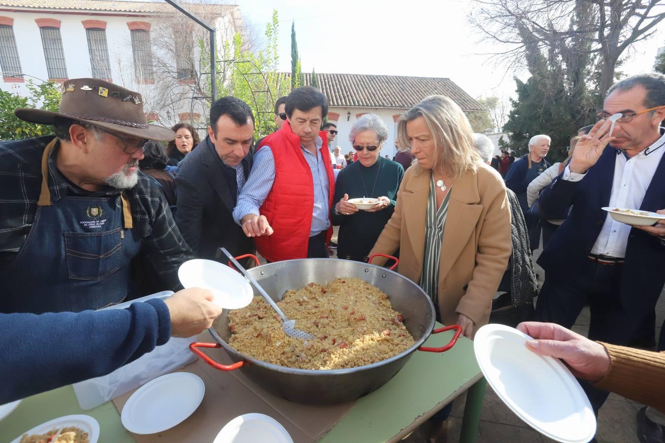 Las tradicionales migas de los hermanos de la Cruz Blanca en Córdoba, en imágenes