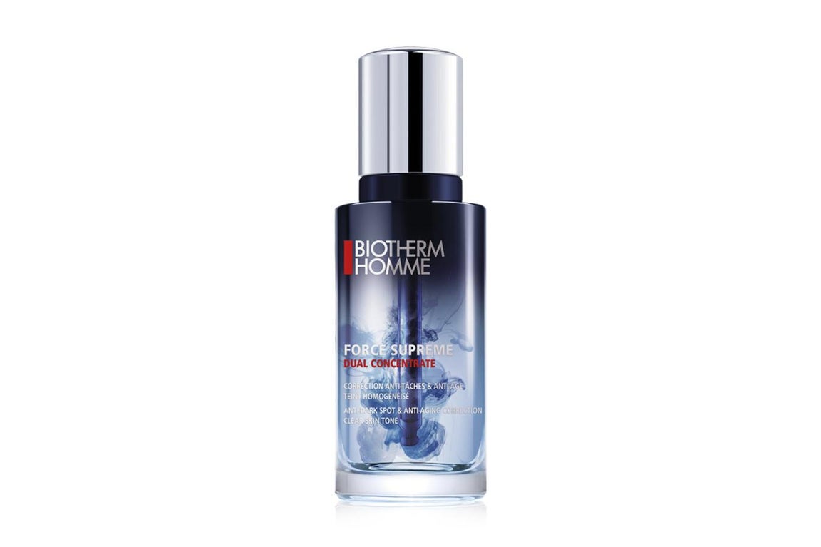 Serum concentrado Force Supreme. Corrector dual de uso diario que trata las manchas y el tono apagado de la piel, asegurando luminosidad y juventud. Los poderosos ingredientes de su fórmula se activan con un solo click, un único gesto para asegurar buena cara en cualquier momento y ocasión. Precio: 93 € (20 ml).