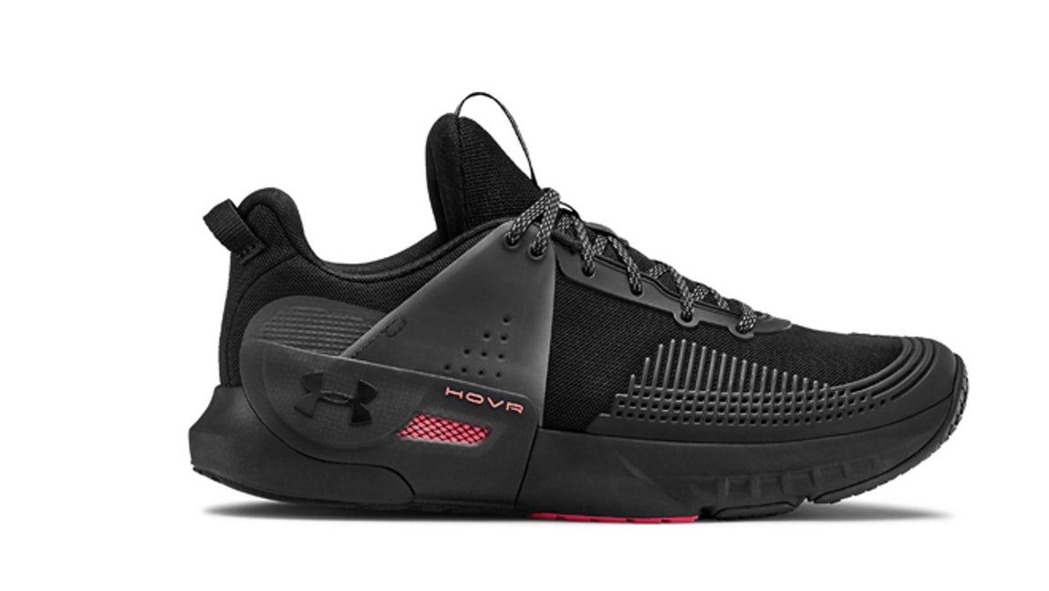 Zapatillas. Esta zapatilla hará tu carrera aún más explosiva devolviendo el retorno de tu energía en cada amortiguación gracia a la tecnología UA HOVR™ que proporciona una "sensación de gravedad cero" para mantener esa optimización de la pisada y eliminar el impacto pisada tras pisada.  Precio: 140 €