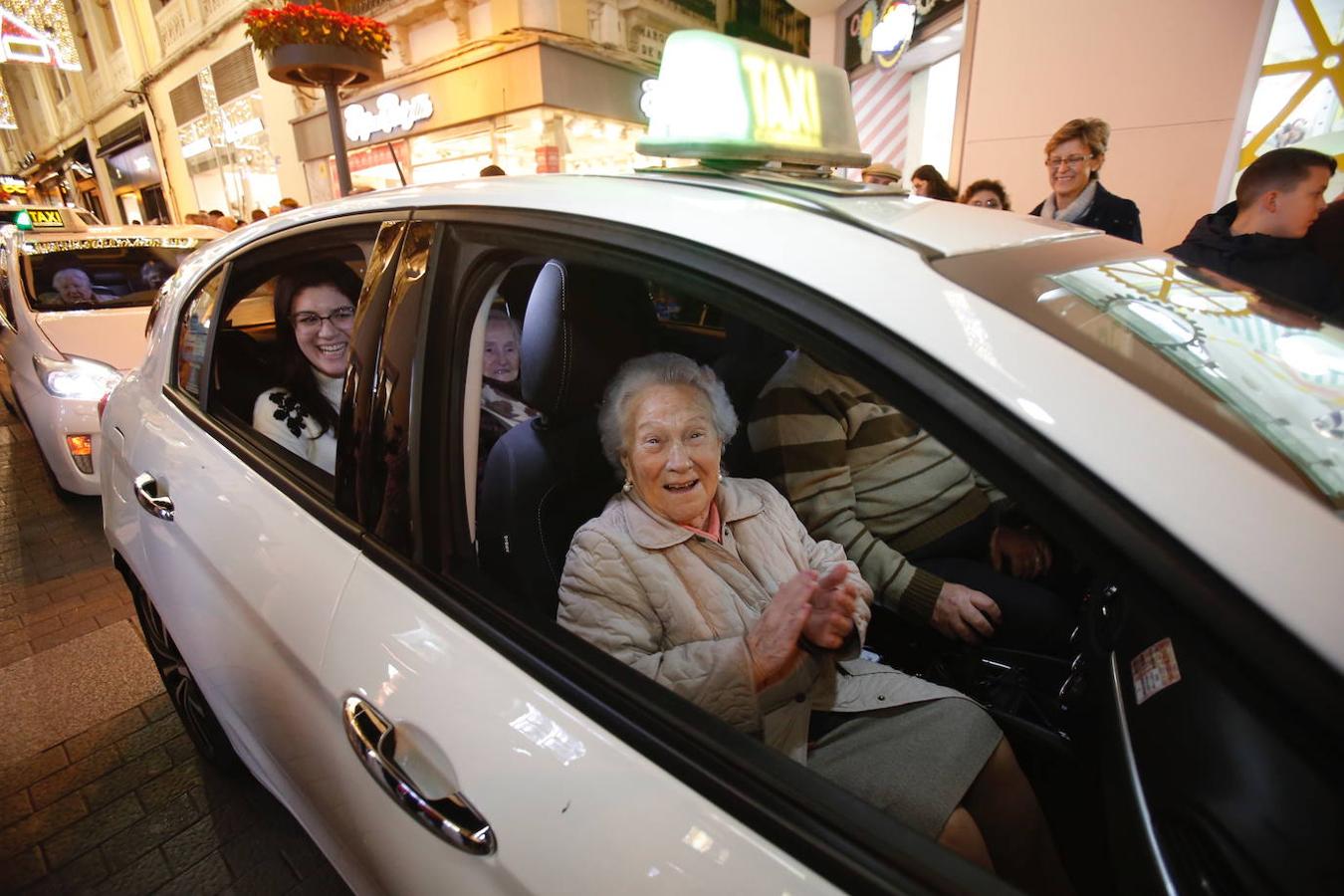 El paseo de la ilusión del taxi en Córdoba, en imágenes