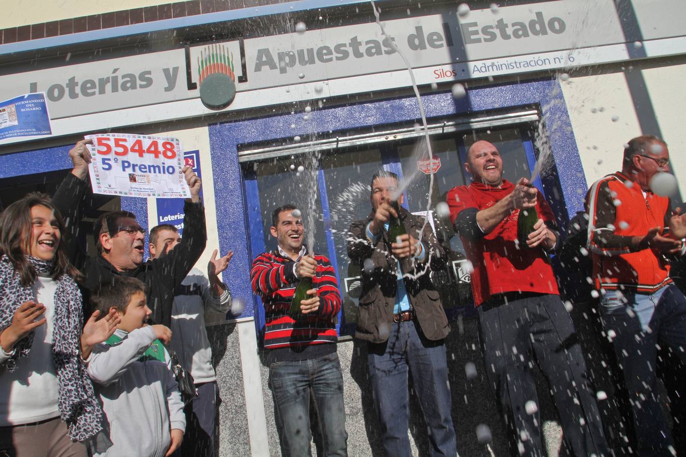 La alegría de la Lotería de Navidad a lo largo de la historia en Sevilla