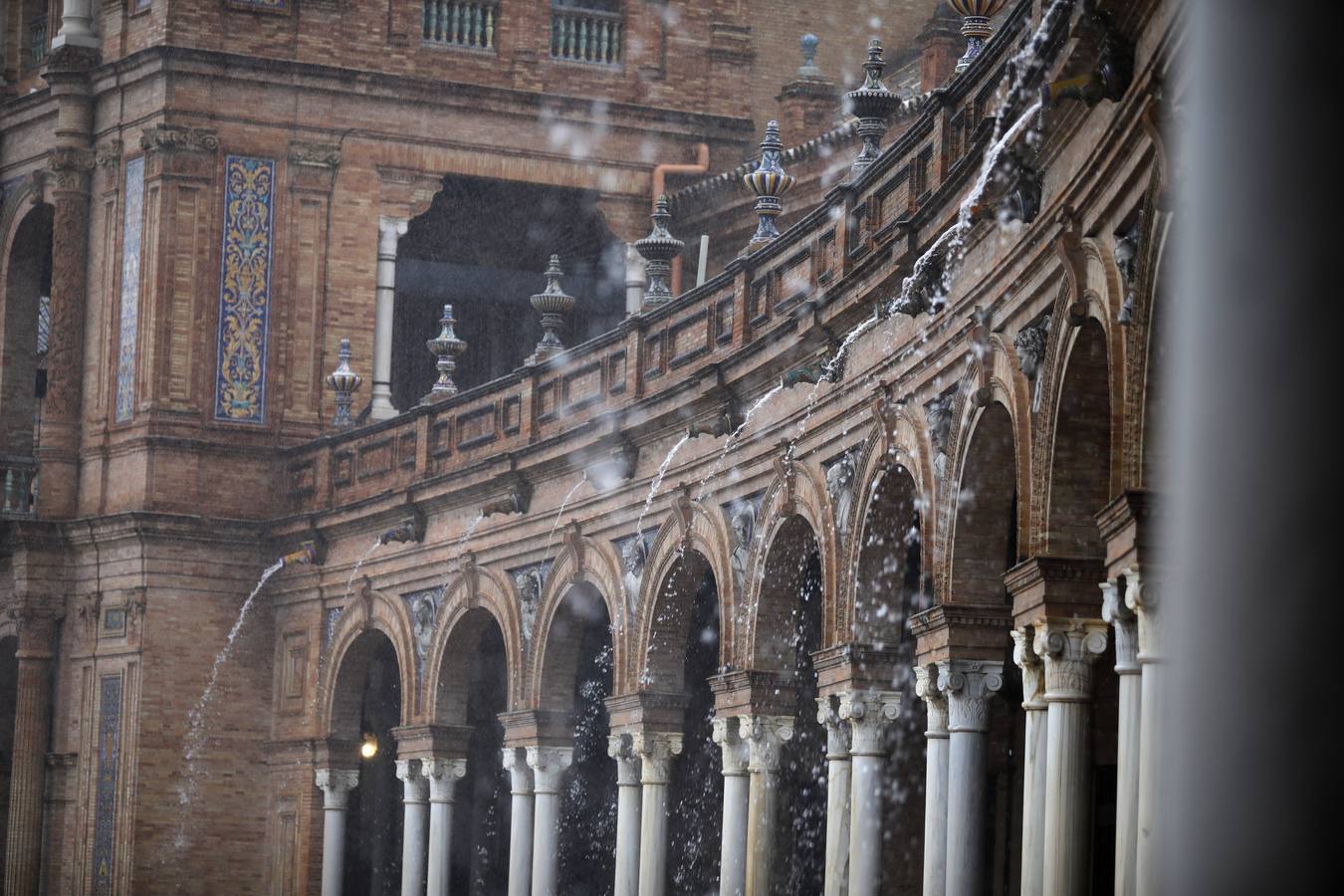 Las imágenes de Sevilla azotada por el temporal