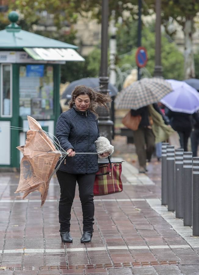 Las imágenes de Sevilla azotada por el temporal