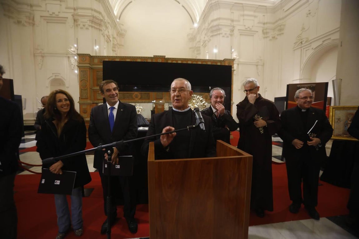 La exposición del ajuar de las Vírgenes de gloria de Córdoba, en imágenes