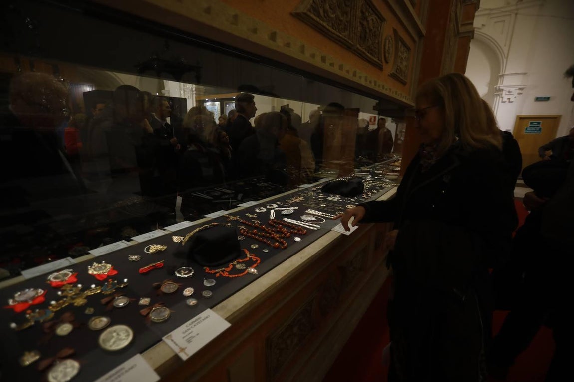 La exposición del ajuar de las Vírgenes de gloria de Córdoba, en imágenes