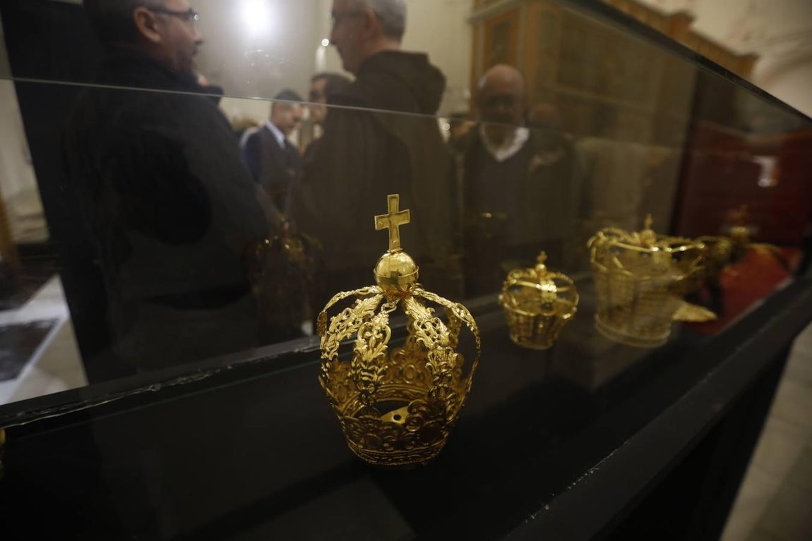 La exposición del ajuar de las Vírgenes de gloria de Córdoba, en imágenes