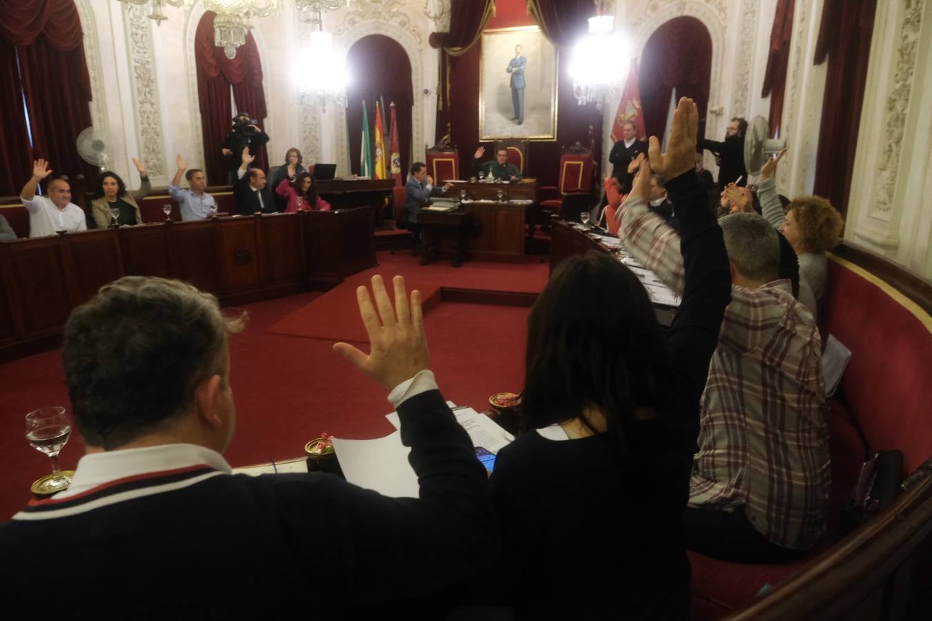 En imágenes: Último pleno de 2019 en Cádiz