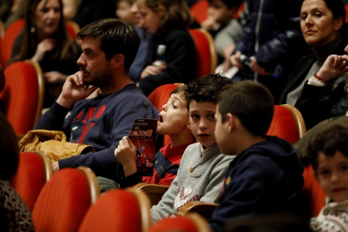El paso de «Los Futbolísimos» por el Gran Teatro de Córdoba, en imágenes