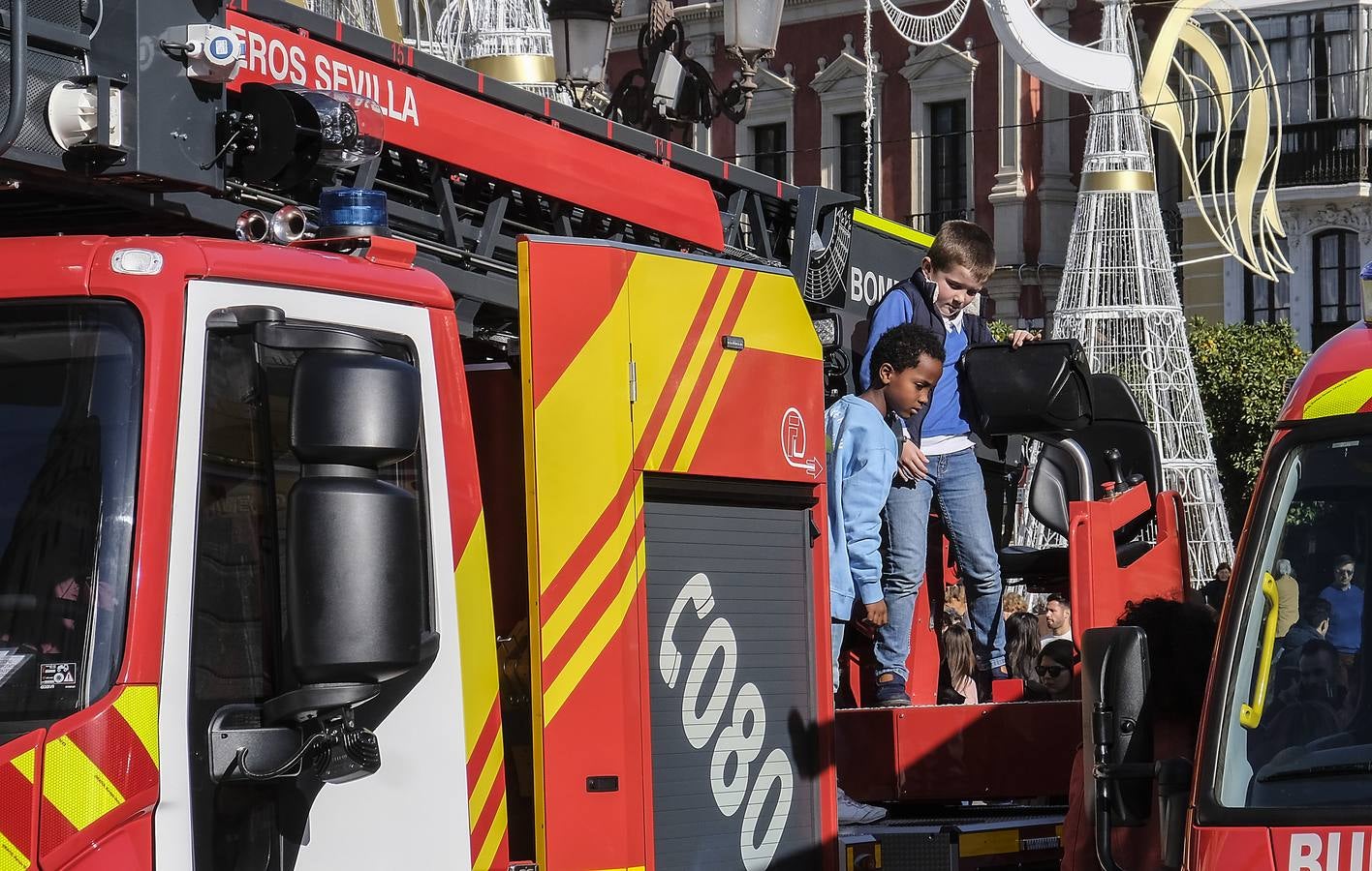 En imágenes, presentación de los nuevos coches de Bomberos en Sevilla