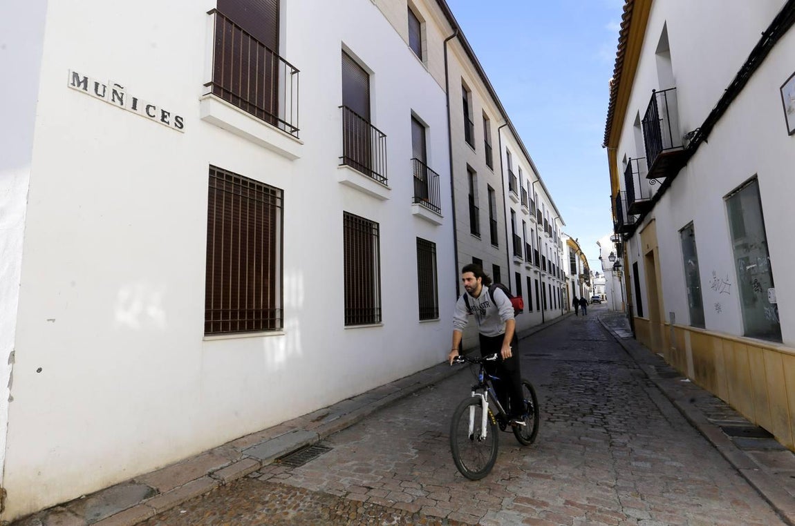 La calle Muñices de Córdoba, en imágenes