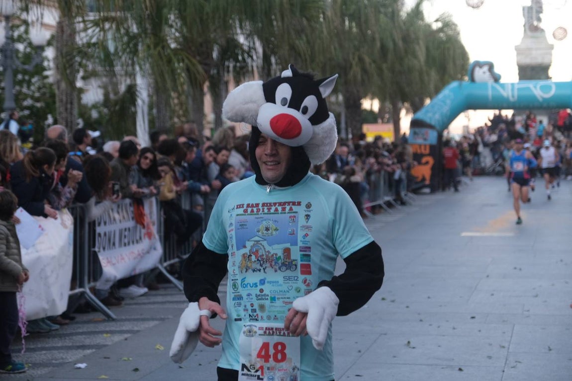 FOTOS: Búscate en la III San Silvestre de Cádiz 2019