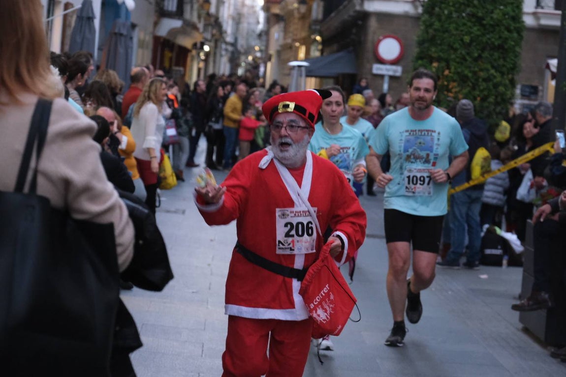 FOTOS: Búscate en la III San Silvestre de Cádiz 2019