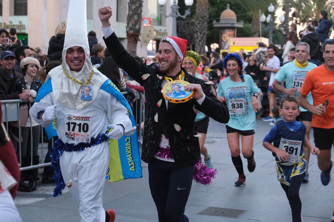 FOTOS: Búscate en la III San Silvestre de Cádiz 2019