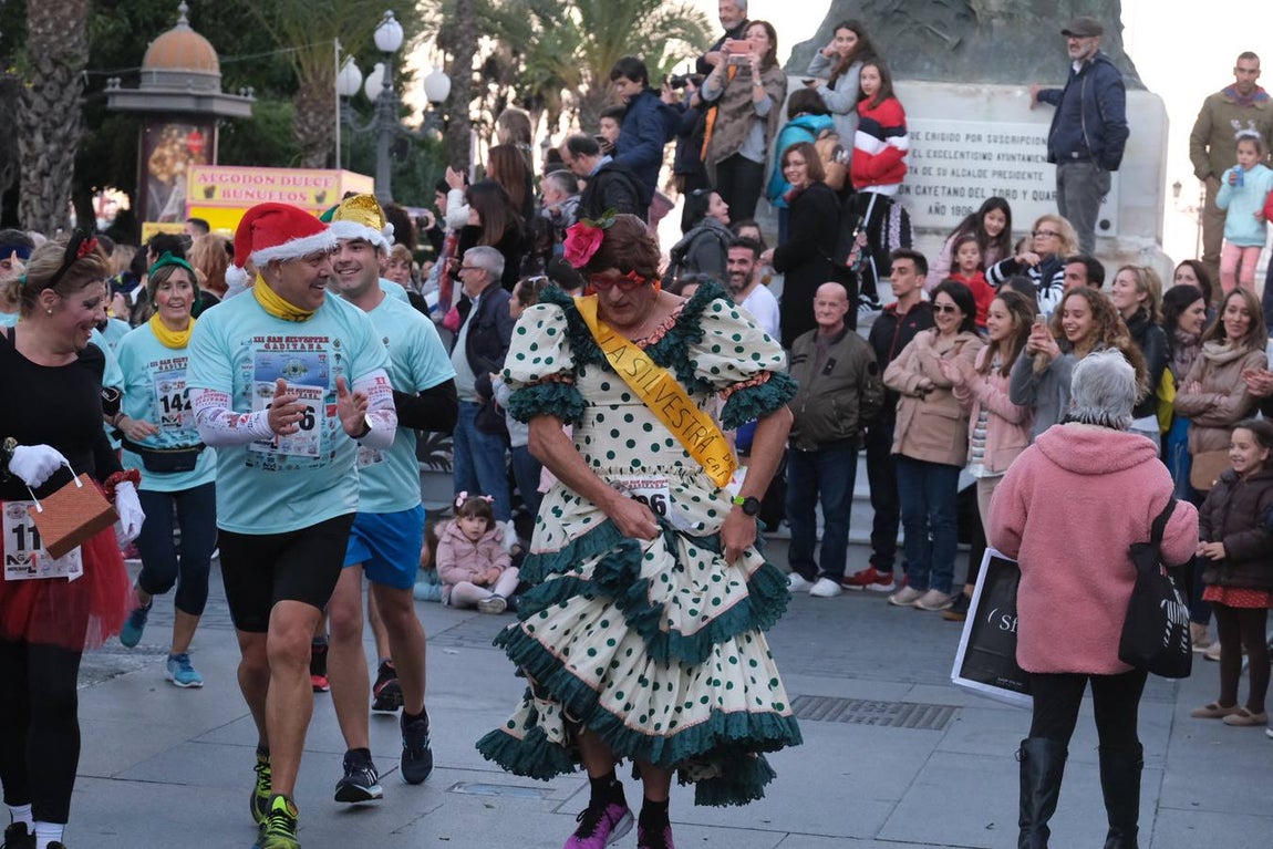 FOTOS: Búscate en la III San Silvestre de Cádiz 2019