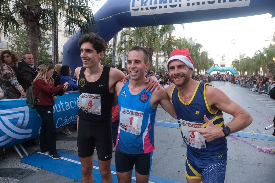 FOTOS: Búscate en la III San Silvestre de Cádiz 2019