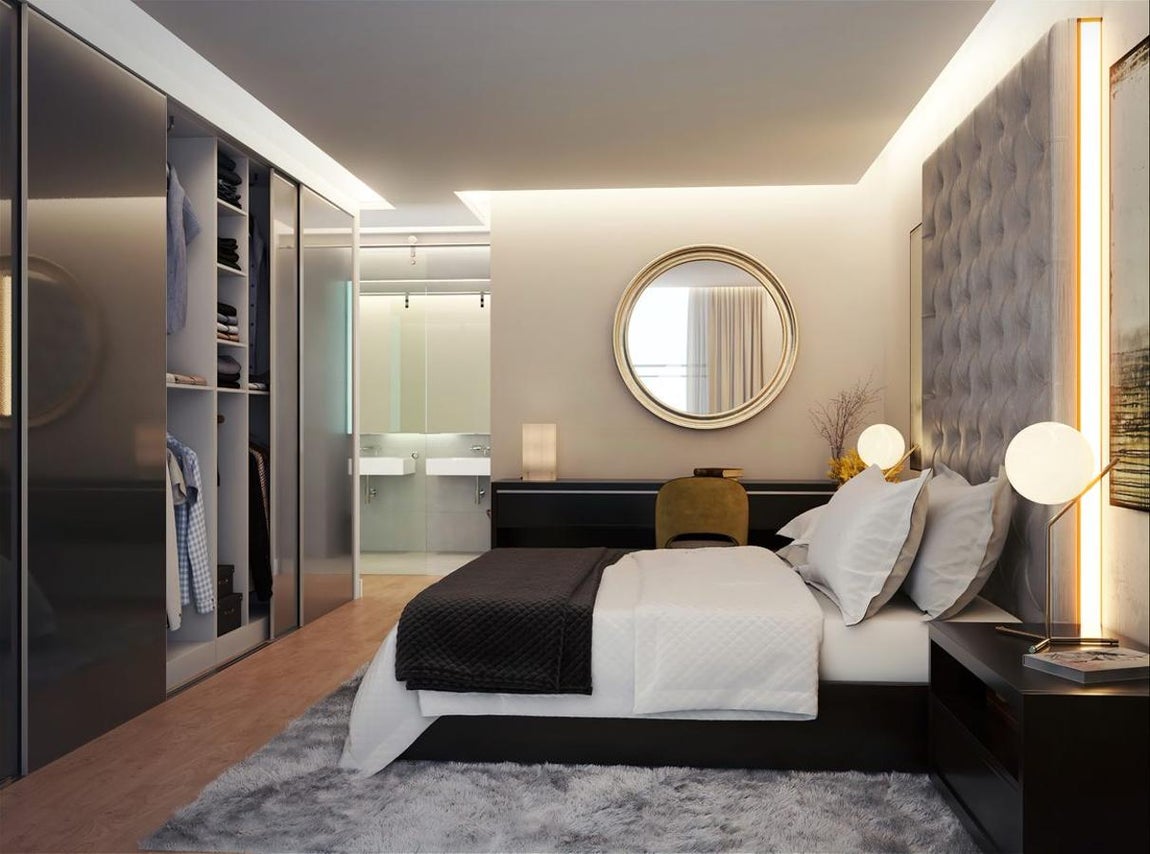 Ático en Recoletos: 4.780.000 €. El inmueble está situado en una séptma planta y, por lo tanto, el bullicio del centro de Madrid le es ajeno. En su entorno hay restaurantes de lujo, comercios de alto estanding y los momumentos más emblemáticos de la capital