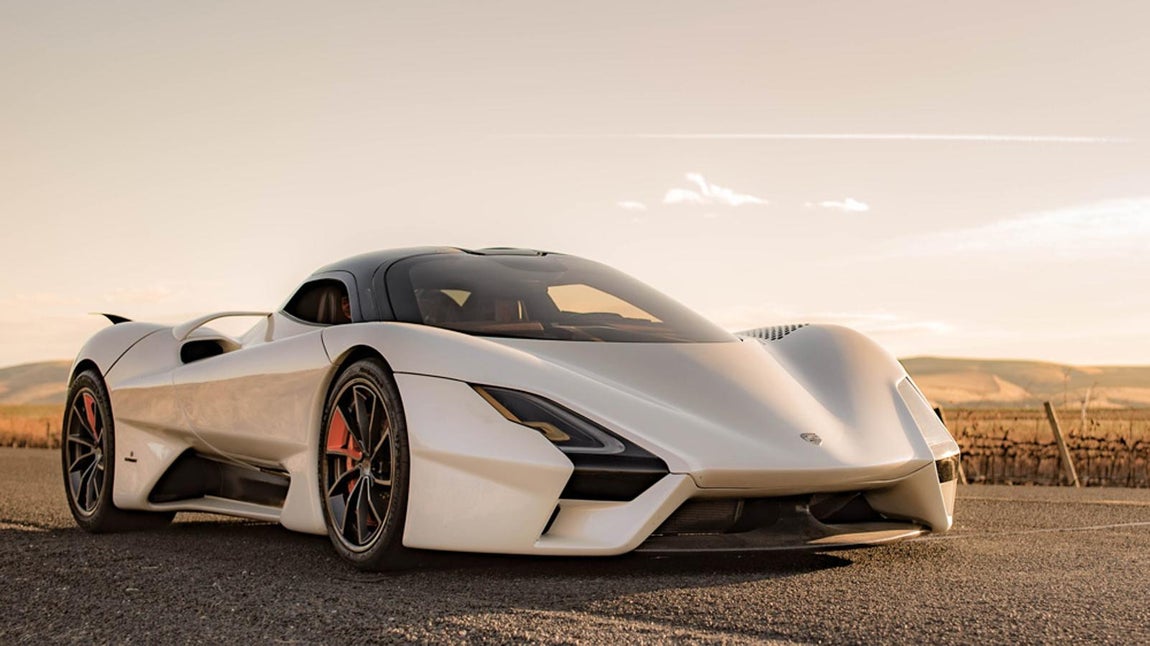 SSC Tuatara. Nació para hacerse un nombre y superar a sus competidores. Apostó por la fibra de carbono y se le bautizó así por un componente de su diseño creado en Nueva Zelanda. Carga un motor V8 de doble turbo de 5.9 litros con un enorme