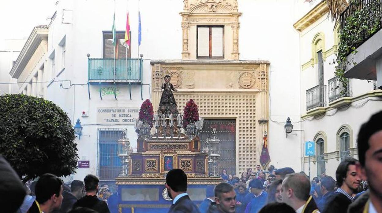 La procesión del Niño Jesús del Sepulcro, en imágenes