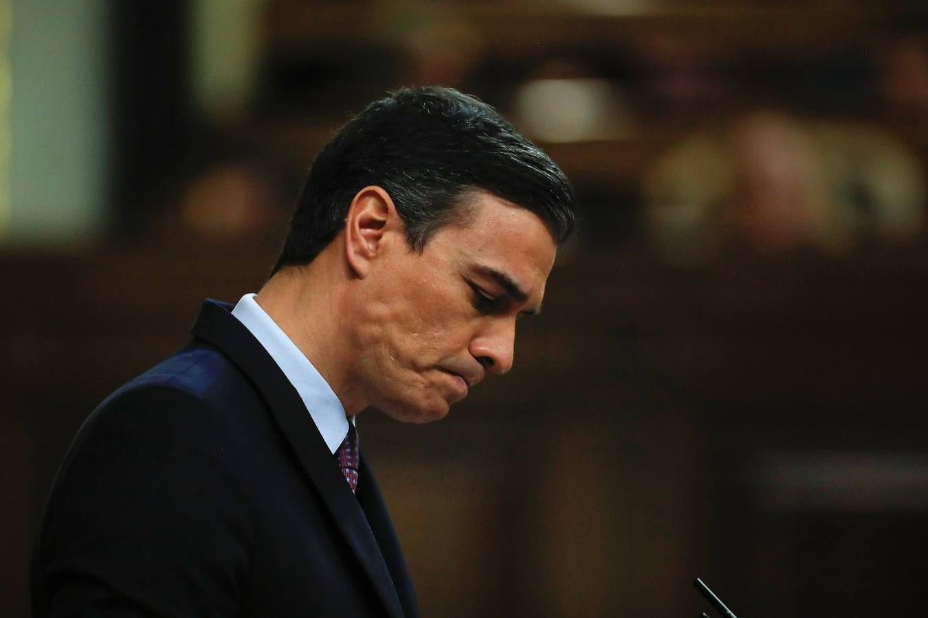 Las imágenes de la primera sesión de investidura. El candidato a la Presidencia del Gobierno, Pedro Sánchez, hoy sábado, en el Congreso de los Diputados durante su intervención en la primera jornada de su investidura como presidente del Gobierno.