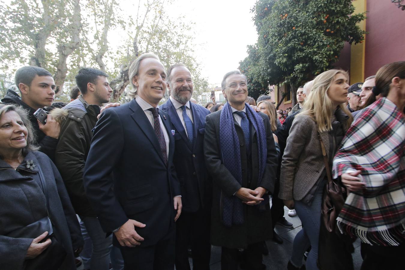 En imágenes, el Heraldo Real recorre las calles de Sevilla