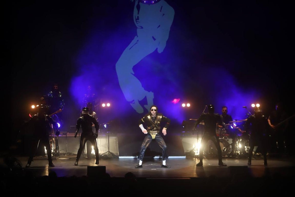 El tributo a Michael Jackson en el Gran Teatro de Córdoba, en imágenes