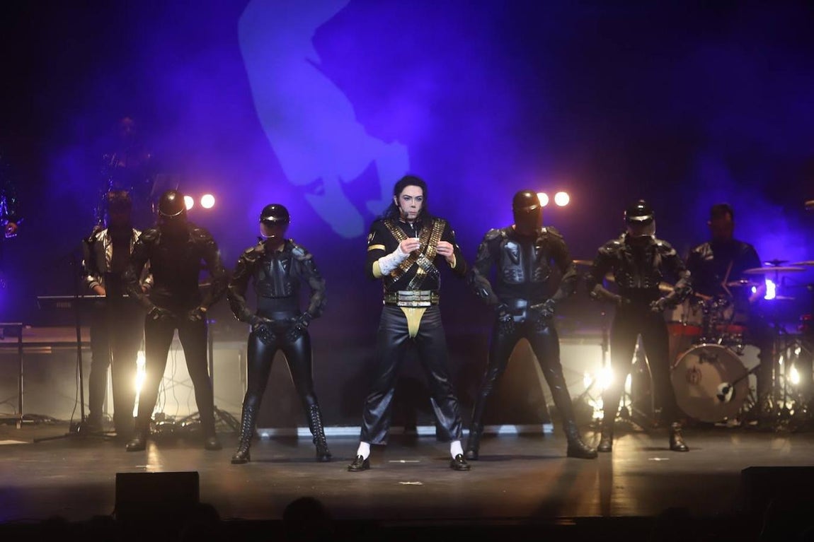 El tributo a Michael Jackson en el Gran Teatro de Córdoba, en imágenes
