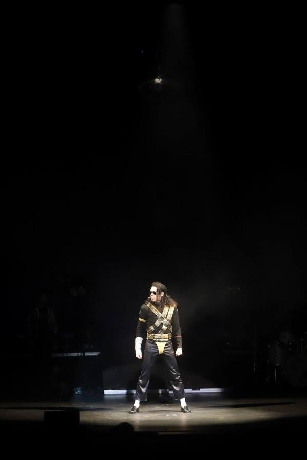 El tributo a Michael Jackson en el Gran Teatro de Córdoba, en imágenes