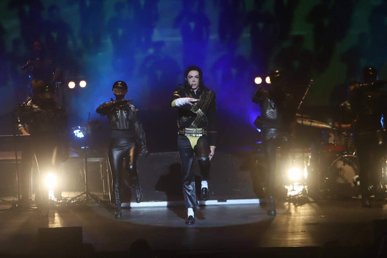 El tributo a Michael Jackson en el Gran Teatro de Córdoba, en imágenes