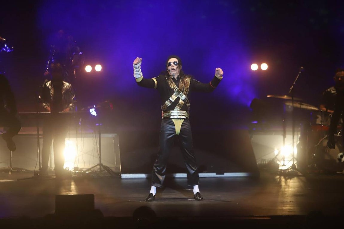 El tributo a Michael Jackson en el Gran Teatro de Córdoba, en imágenes