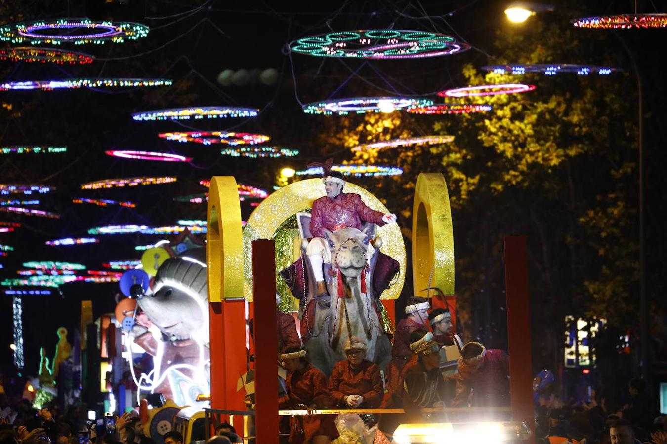 Las mejores imágenes de la Cabalgata de los Reyes Magos en Córdoba