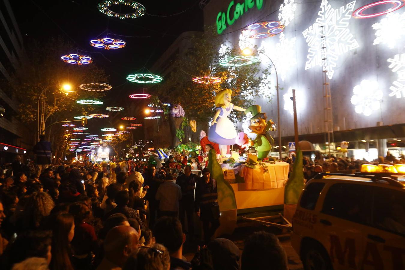 Las mejores imágenes de la Cabalgata de los Reyes Magos en Córdoba