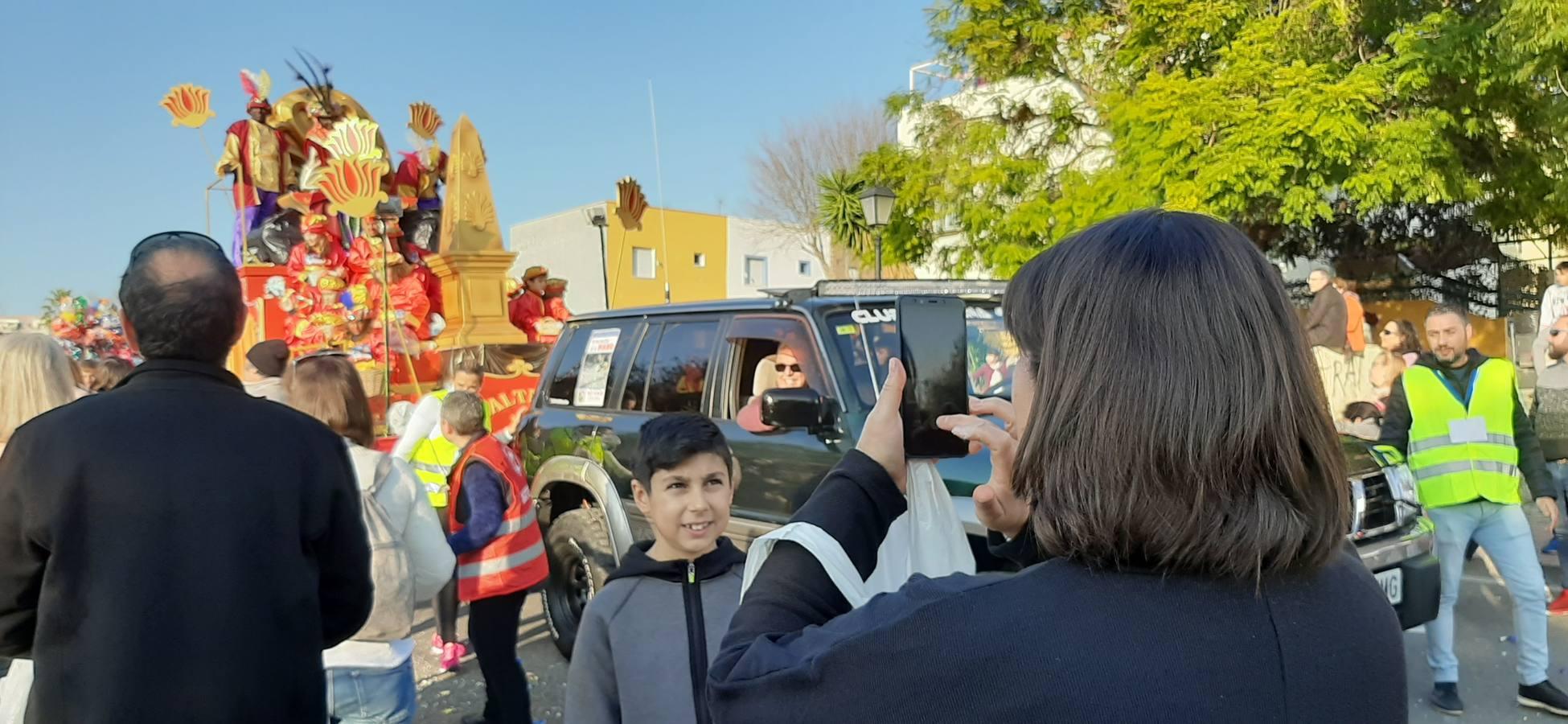 Los Reyes Magos alegran las calles de Mairena del Aljarafe