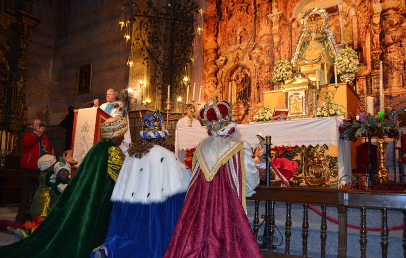 En imágenes, el paso de los Reyes Magos de Oriente por la provincia de Sevilla