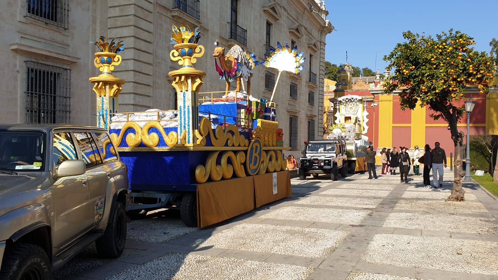 En imágenes, todos los preparativos de la Cabalgata de Reyes Magos de Sevilla en el rectorado