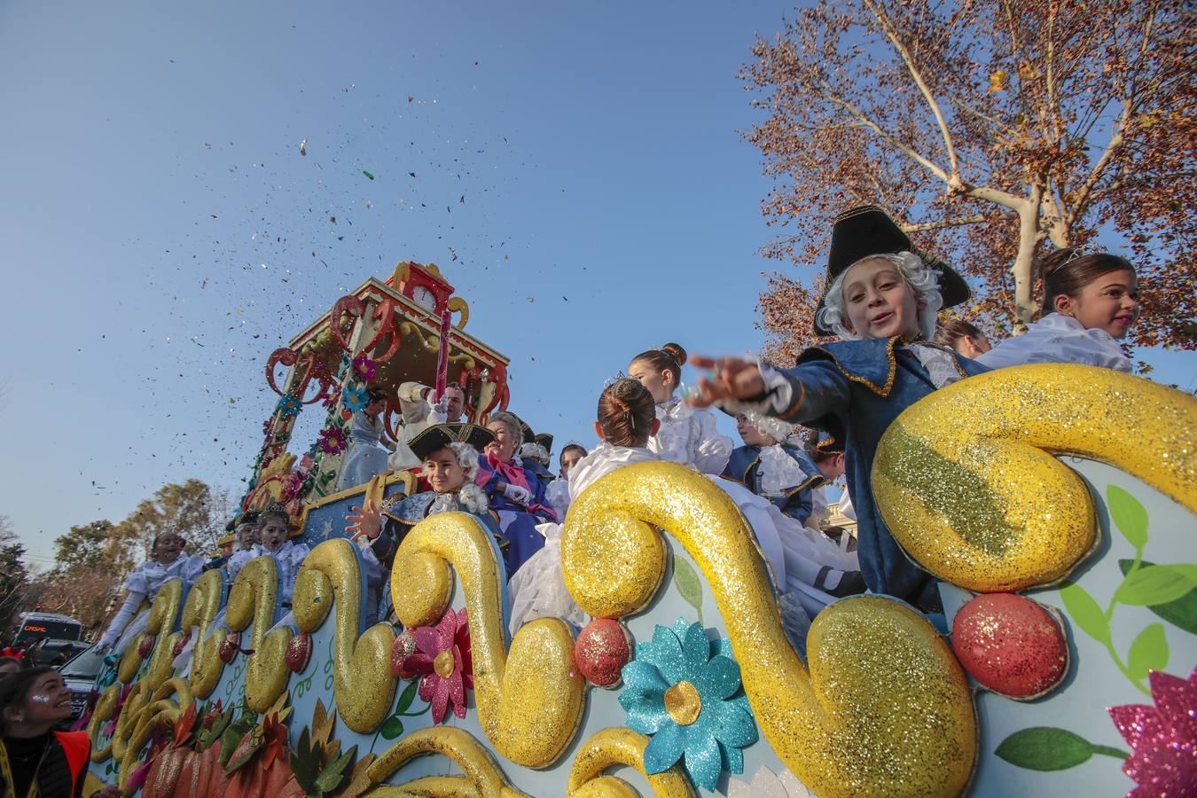 Salida de la Cabalgata de Reyes de Sevilla, en imágenes