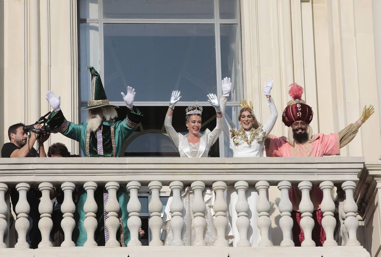 Salida de la Cabalgata de Reyes de Sevilla, en imágenes