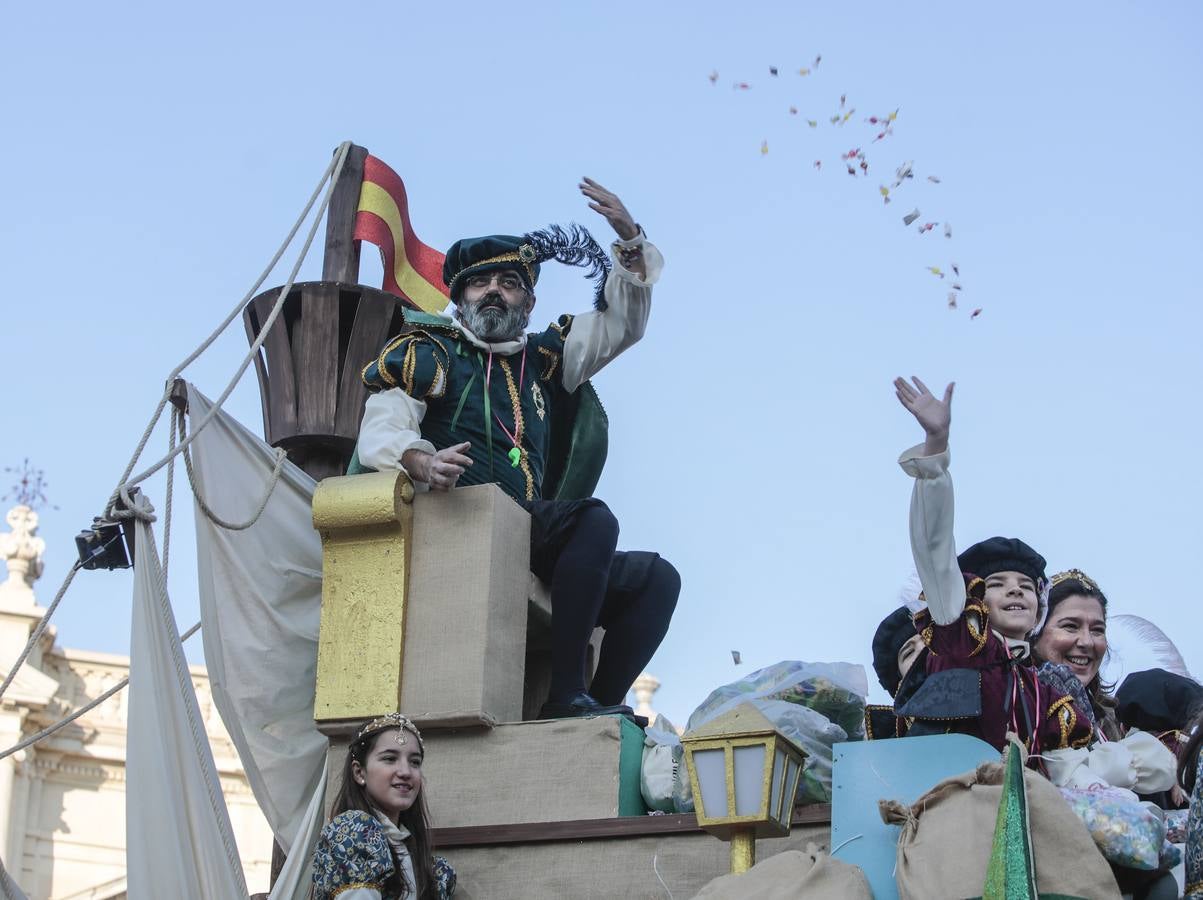 Salida de la Cabalgata de Reyes de Sevilla, en imágenes