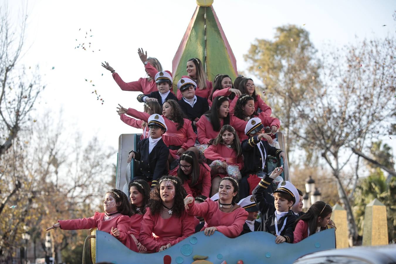 Salida de la Cabalgata de Reyes de Sevilla, en imágenes