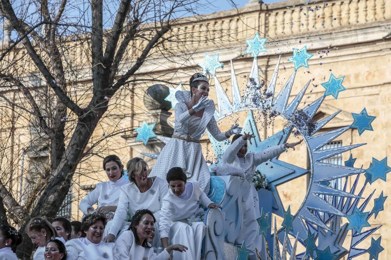 Salida de la Cabalgata de Reyes de Sevilla, en imágenes