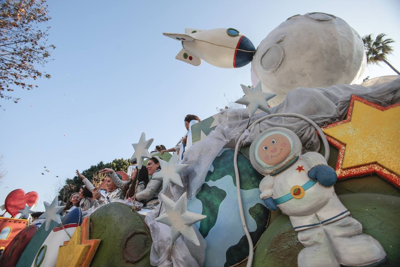 Salida de la Cabalgata de Reyes de Sevilla, en imágenes