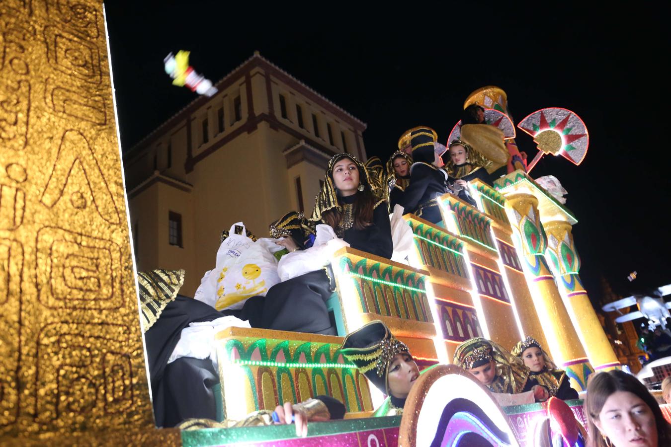 En imágenes, la Cabalgata de los Reyes Magos por Triana