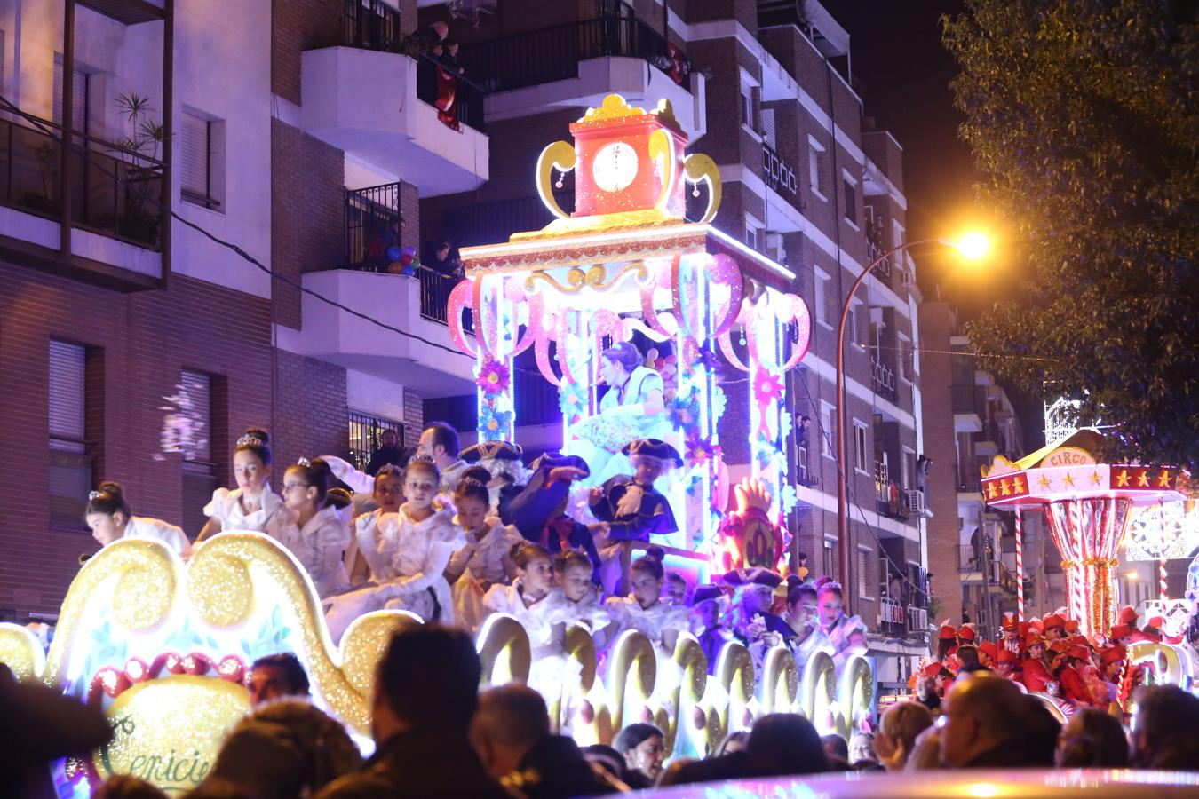 En imágenes, la Cabalgata de los Reyes Magos por Triana