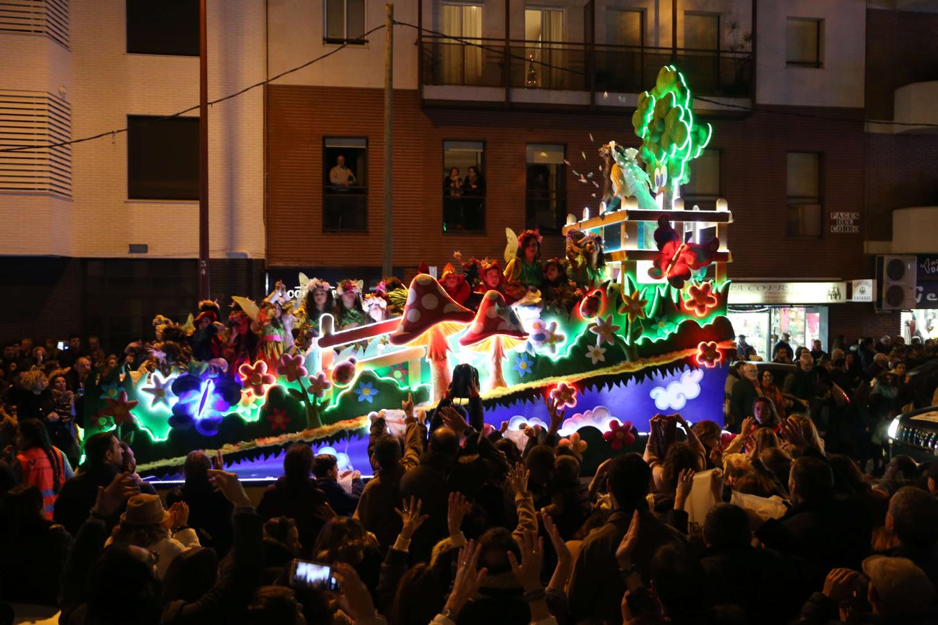 En imágenes, la Cabalgata de los Reyes Magos por Triana