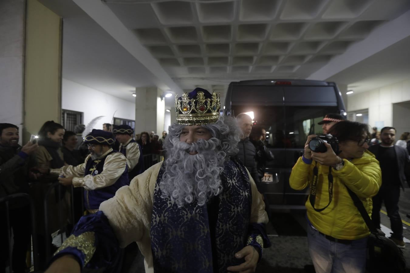 Los Reyes Magos visitan el Hospital Puerta del Mar